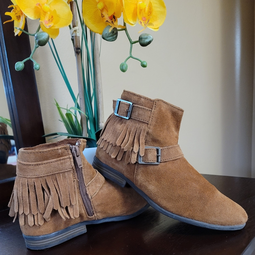 Minnetonka Ranchero Suede Fringe Booties
